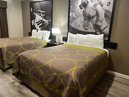 Super 8 by Wyndham Kingwood Houston North