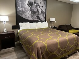 Super 8 by Wyndham Kingwood Houston North