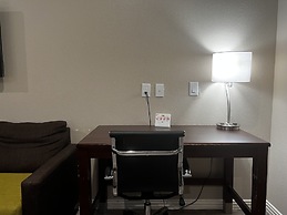 Super 8 by Wyndham Kingwood Houston North