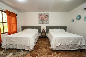 Hotel Tortuguero Beachfront