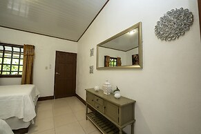 Hotel Tortuguero Beachfront
