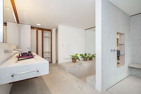 Zendaya Resort Beach Sport & Spa