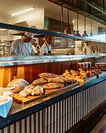 Zendaya Resort Beach Sport & Spa