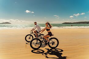 Zendaya Resort Beach Sport & Spa