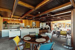 Zendaya Resort Beach Sport & Spa