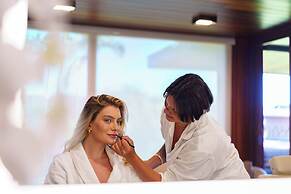 Zendaya Resort Beach Sport & Spa