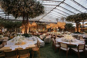 Zendaya Resort Beach Sport & Spa