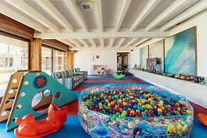 Zendaya Resort Beach Sport & Spa