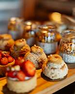 Zendaya Resort Beach Sport & Spa