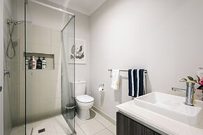 Luxury Waterfront Grand Villa in Melbourne