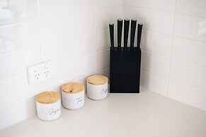 Luxury Waterfront Grand Villa in Melbourne