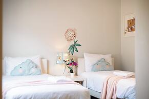 Luxury Waterfront Grand Villa in Melbourne