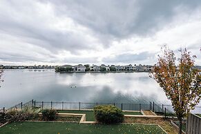 Luxury Waterfront Grand Villa in Melbourne