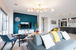 Luxury Waterfront Grand Villa in Melbourne