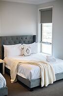 Luxury Waterfront Grand Villa in Melbourne