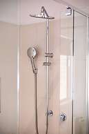 Luxury Waterfront Grand Villa in Melbourne