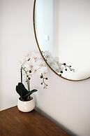 Luxury Waterfront Grand Villa in Melbourne