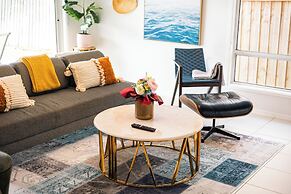 Luxury Waterfront Grand Villa in Melbourne