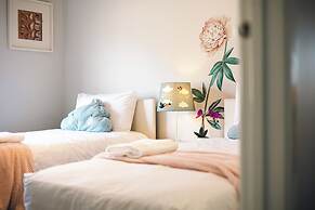 Luxury Waterfront Grand Villa in Melbourne