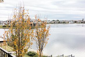 Luxury Waterfront Grand Villa in Melbourne