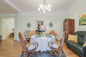 GM Apartment Staropimenovskiy 16