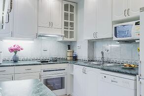 GM Apartment Staropimenovskiy 16