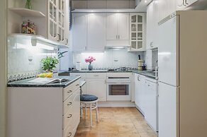 GM Apartment Staropimenovskiy 16