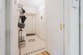 GM Apartment Staropimenovskiy 16