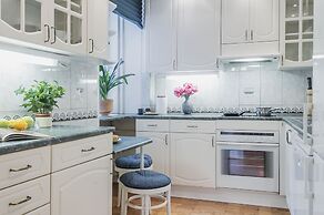 GM Apartment Staropimenovskiy 16