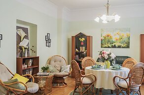 GM Apartment Staropimenovskiy 16