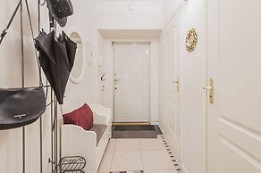 GM Apartment Staropimenovskiy 16