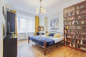 GM Apartment Staropimenovskiy 16