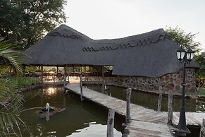 Masaumbezi River Lodge