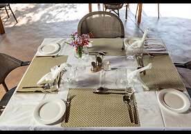 Masaumbezi River Lodge