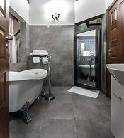 Masaumbezi River Lodge