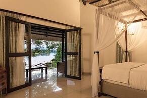 Masaumbezi River Lodge