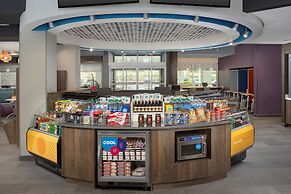 Tru by Hilton Charlotte Airport Lake Pointe