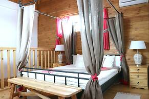 Maison Blanche Ecohouse Mytnitsa