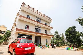 Oyo 43512 Bijaya Palace