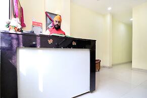 OYO 27650 Gian Residency