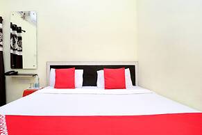 OYO 27650 Gian Residency