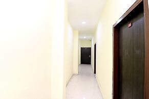 OYO 27650 Gian Residency