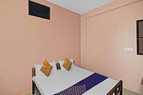 SPOT ON 37467 Shivram Hotel