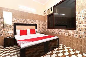 OYO 35497 Hotel Kapoor Residency