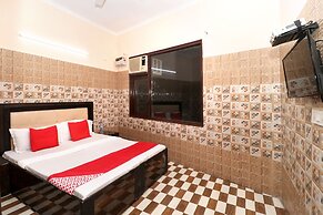 OYO 35497 Hotel Kapoor Residency
