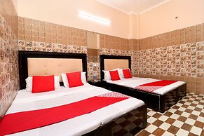 OYO 35497 Hotel Kapoor Residency