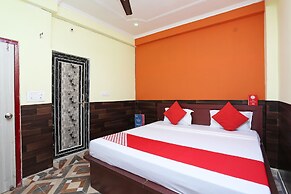OYO 28801 Radhika Guest House