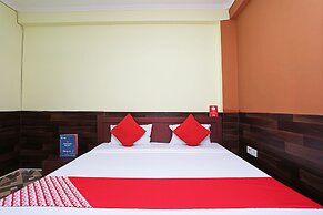OYO 28801 Radhika Guest House