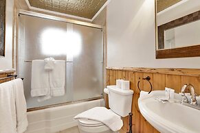 Nine Pines Lodge #537