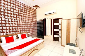 OYO 43293 Hotel Pushp Vatika